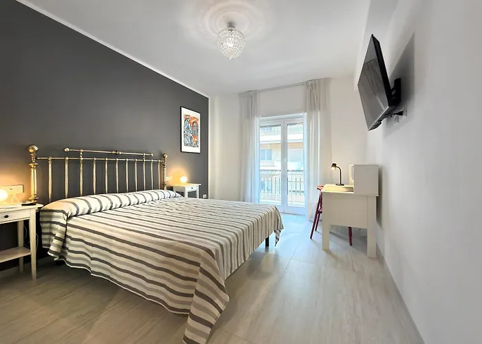 3 Bedroom Flat With Private Parking And Metro At 4 Mins Walk Apartment *