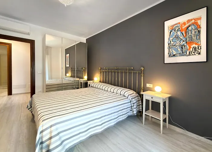 3 Bedroom Flat With Private Parking And Metro At 4 Mins Walk Rom