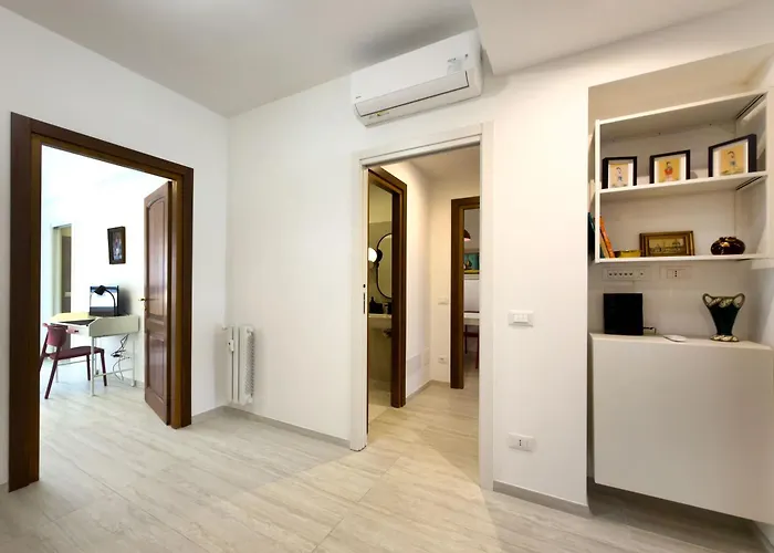 3 Bedroom Flat With Private Parking And Metro At 4 Mins Walk *